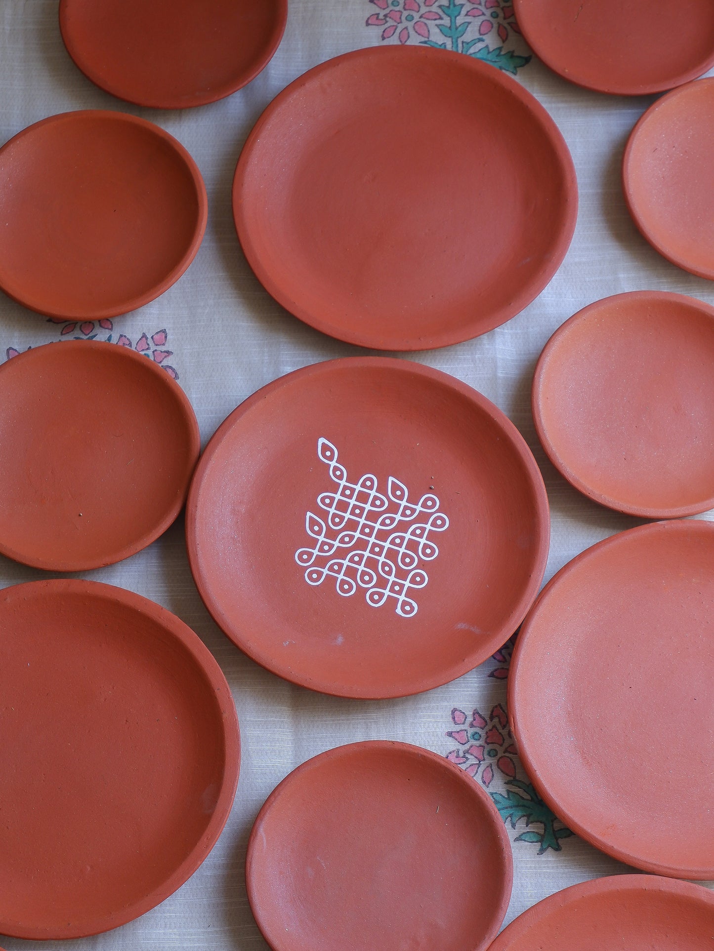 Shop Terracotta wall plates for painting to add to your home décor. Delivered all India