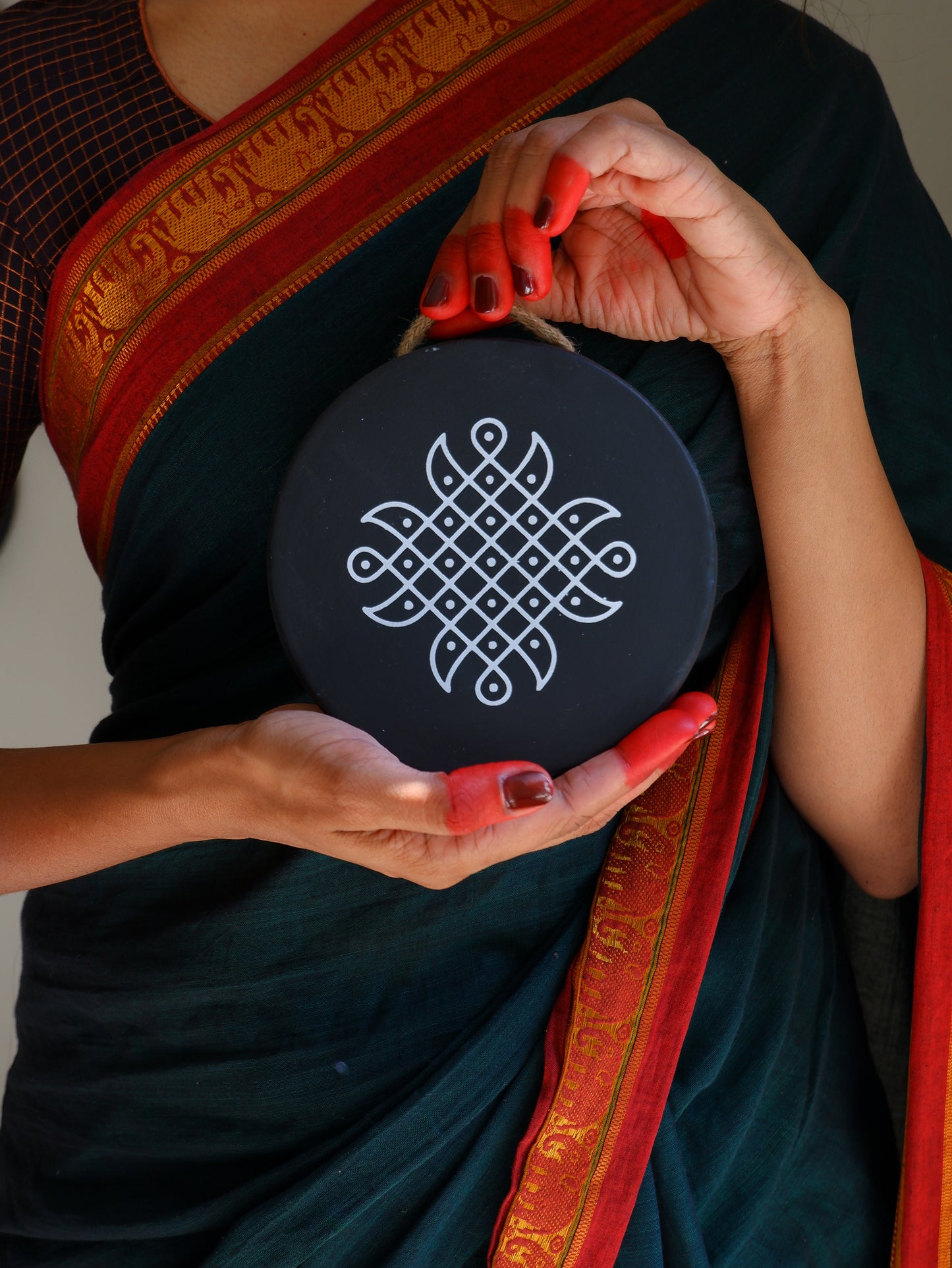 6 inch black Traditional South Indian Sikku Kolam Terracotta Wall Plates for Indian Homes