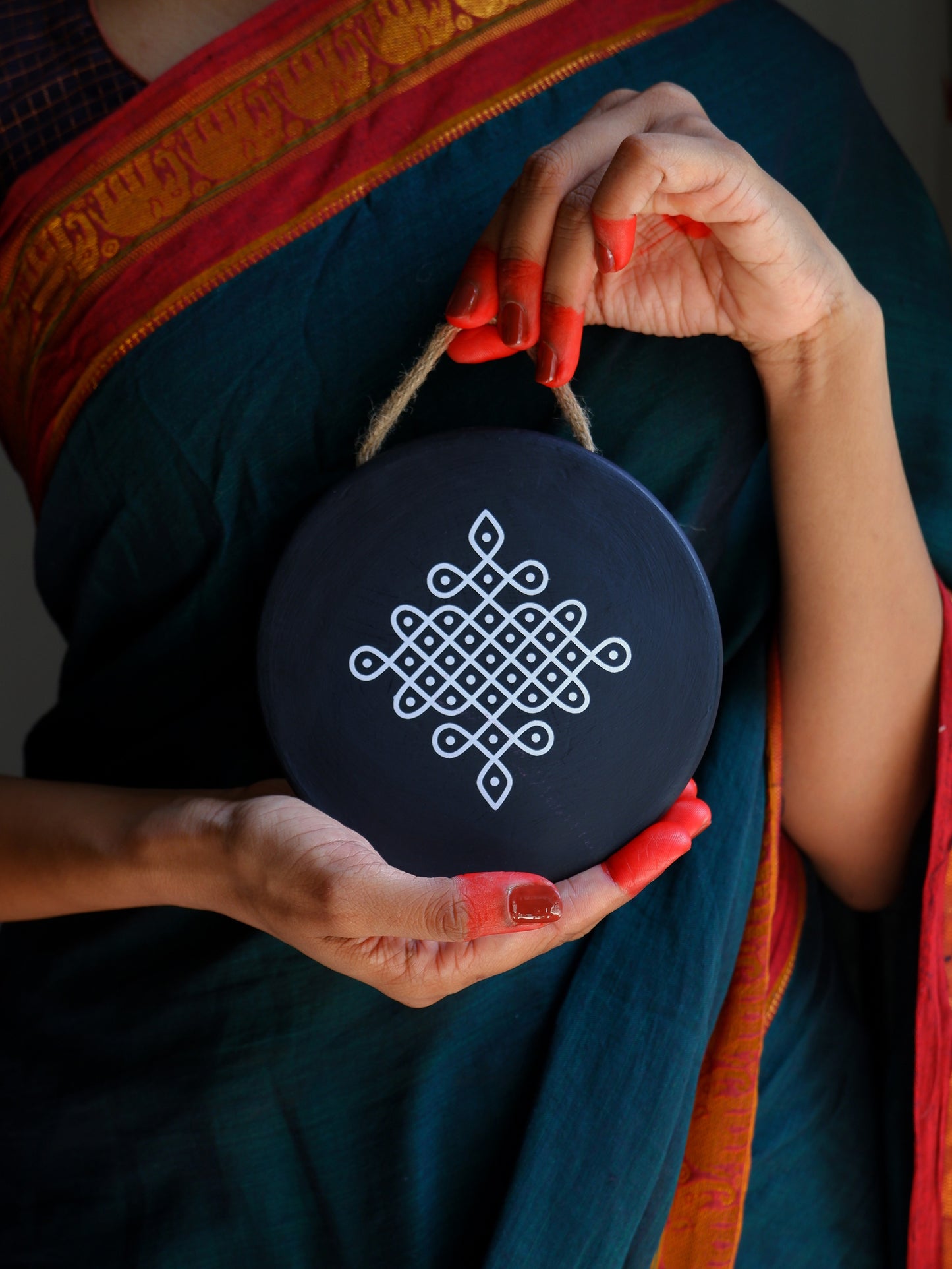 6 inch black Traditional South Indian Sikku Kolam Terracotta Wall Plates for Indian Homes