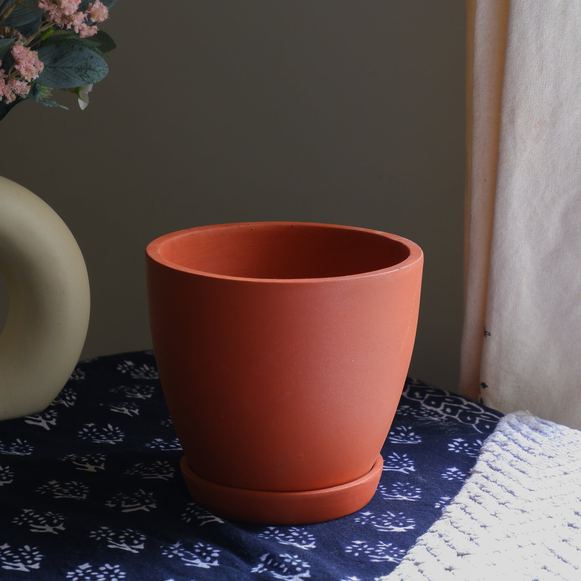 Shop online best 6 inch Terracotta Planters for indoor plants. Delivered all India