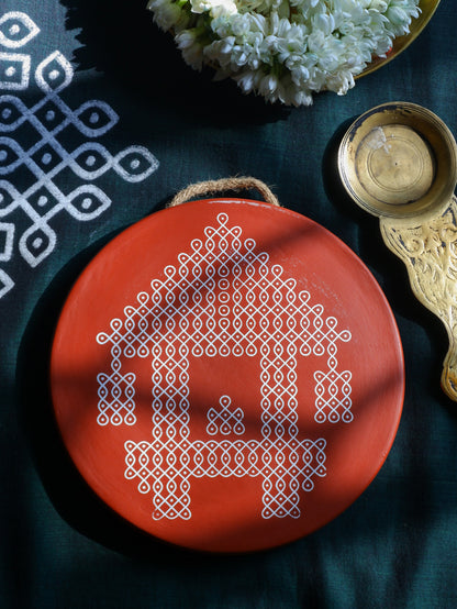 8 inch Traditional South Indian Ther Sikku Kolam Terracotta Wall Plate for Indian Homes
