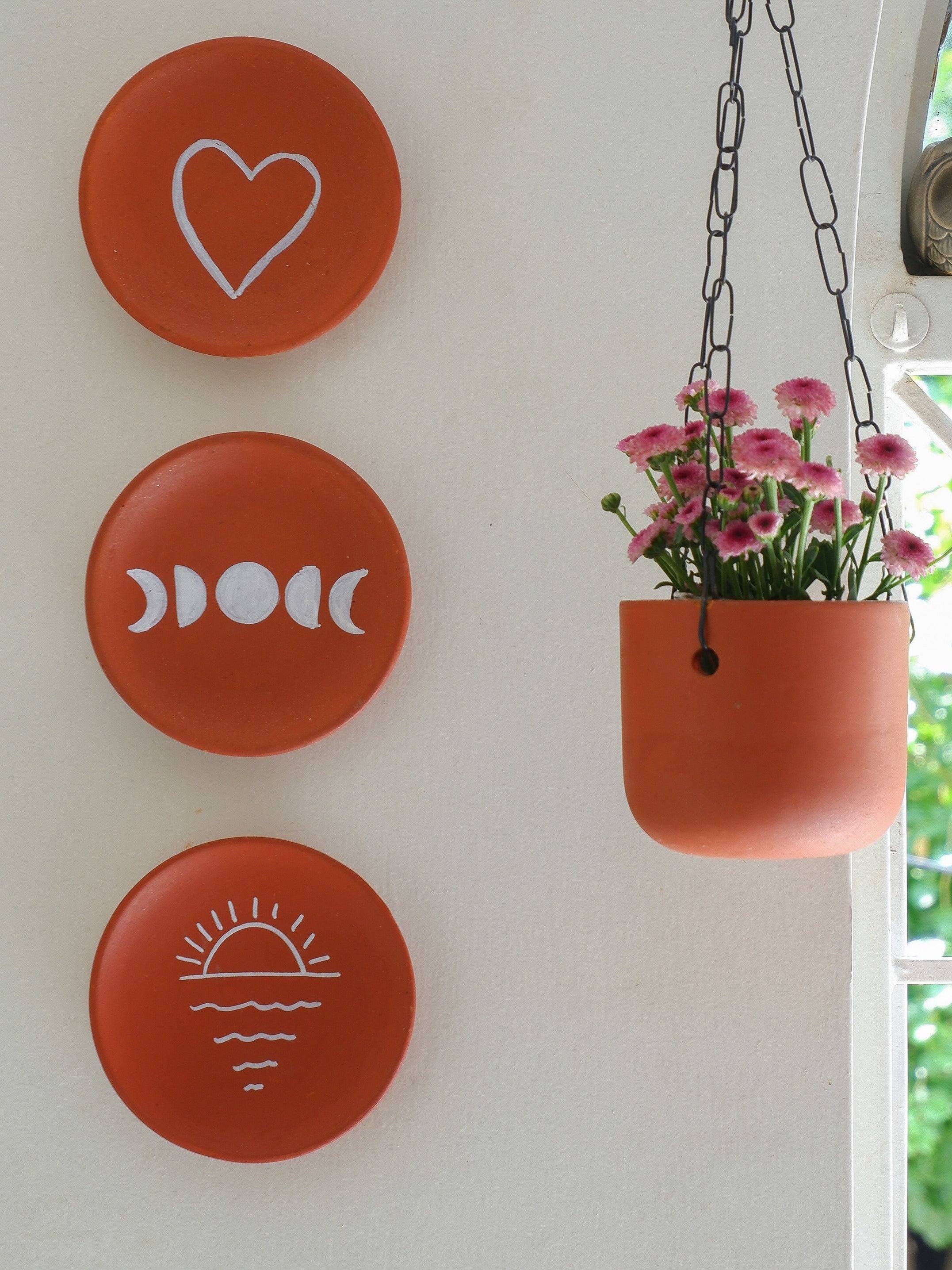 DIY Terracotta wall plates for painting to add to your  home décor. Delivered all India